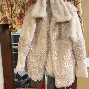Cozy Women's Sherpa Jacket - Cream